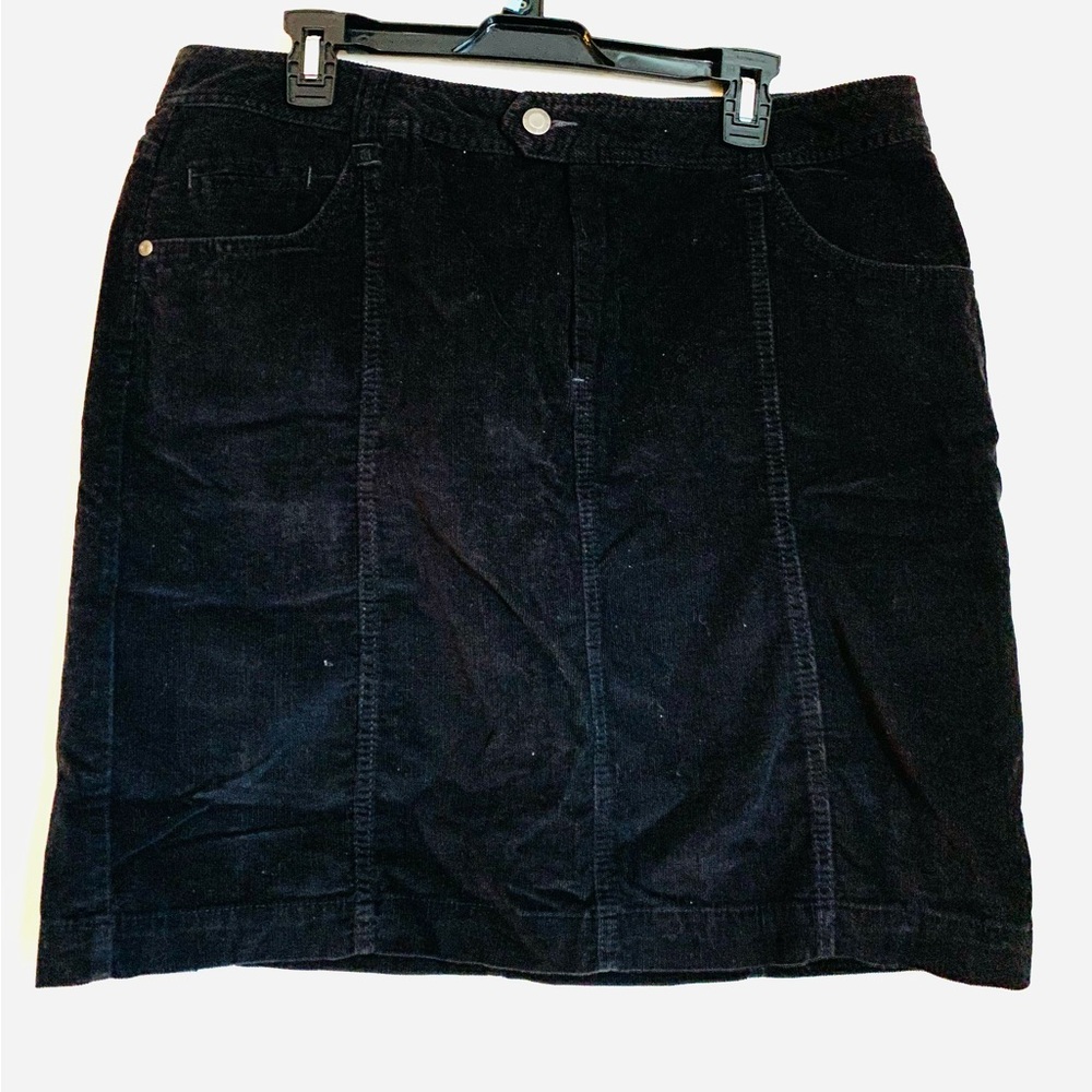 Black corduroy knee length skirt in excellent condition size 16/XL